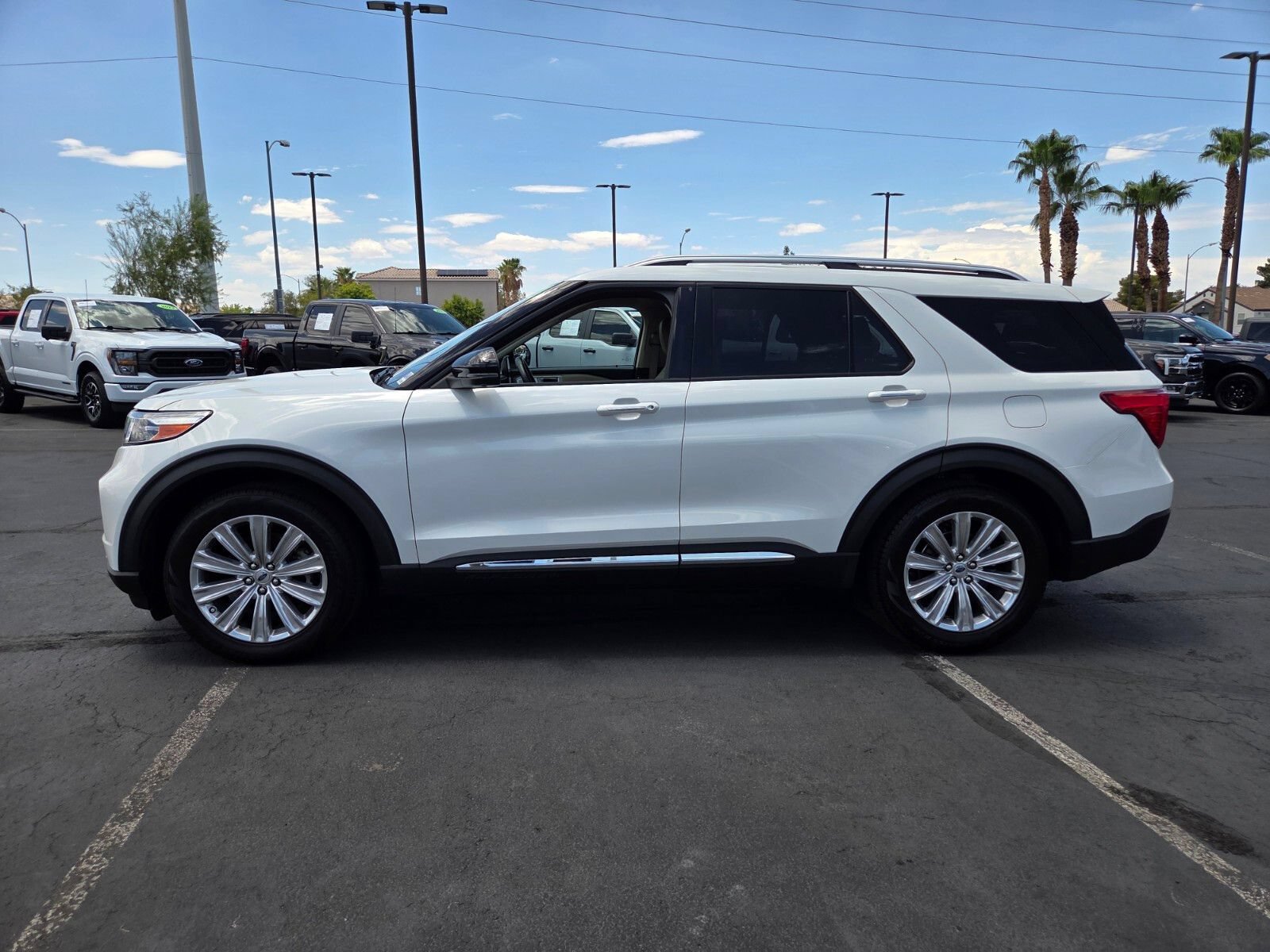 Certified 2023 Ford Explorer Limited w/ Limited Technology Package RWD image 3