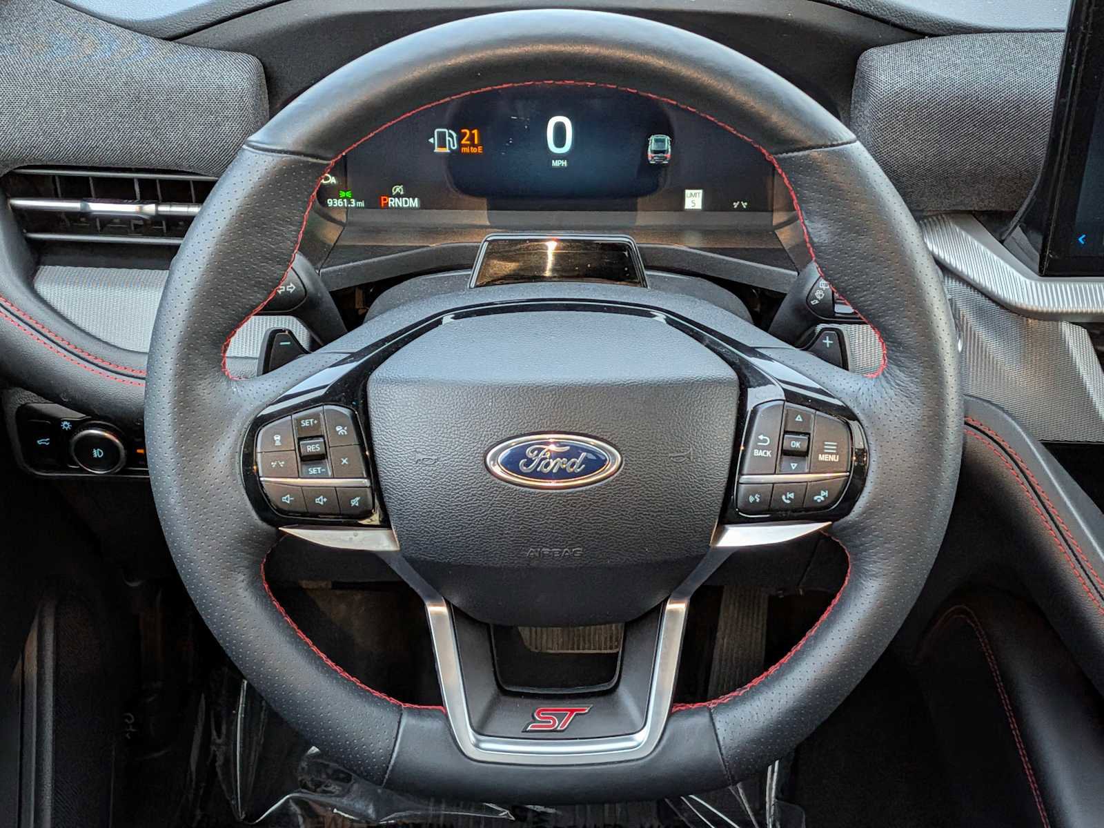 Certified 2025 Ford Explorer ST image 28