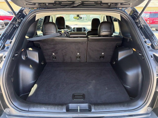 Used 2019 Jeep Cherokee Trailhawk w/ Cold Weather Group AWD/4WD image 48