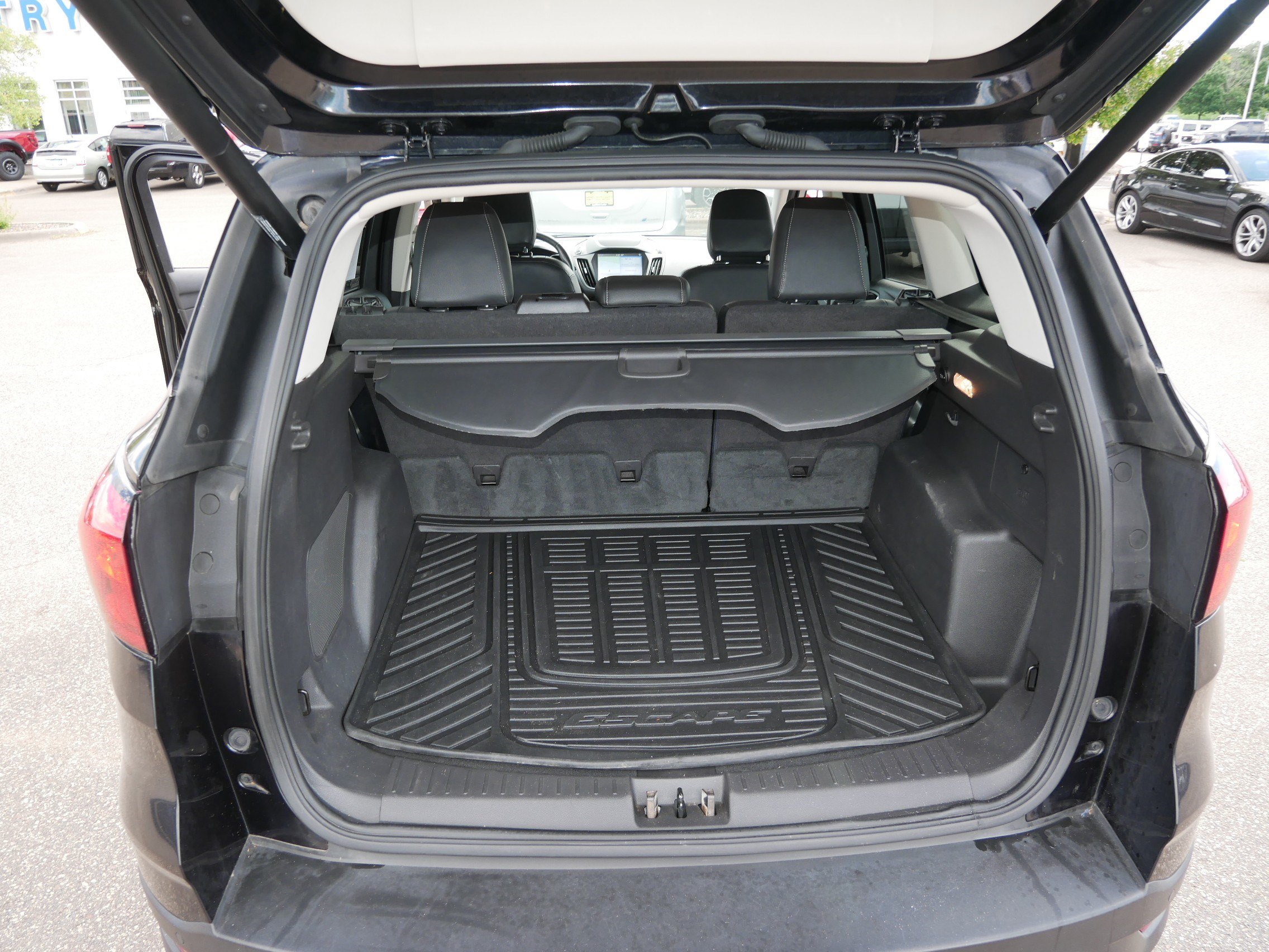 Certified 2019 Ford Escape Titanium AWD/4WD image 18