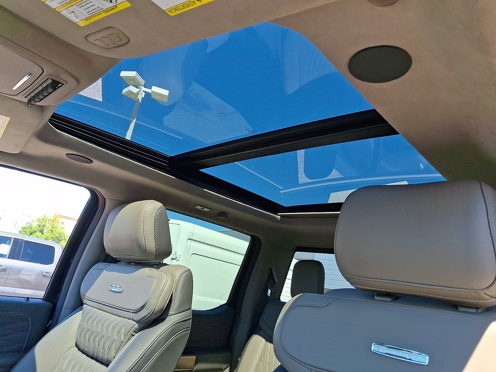 Certified 2025 Ford F450 Platinum w/ Platinum Plus Package AWD/4WD image 22