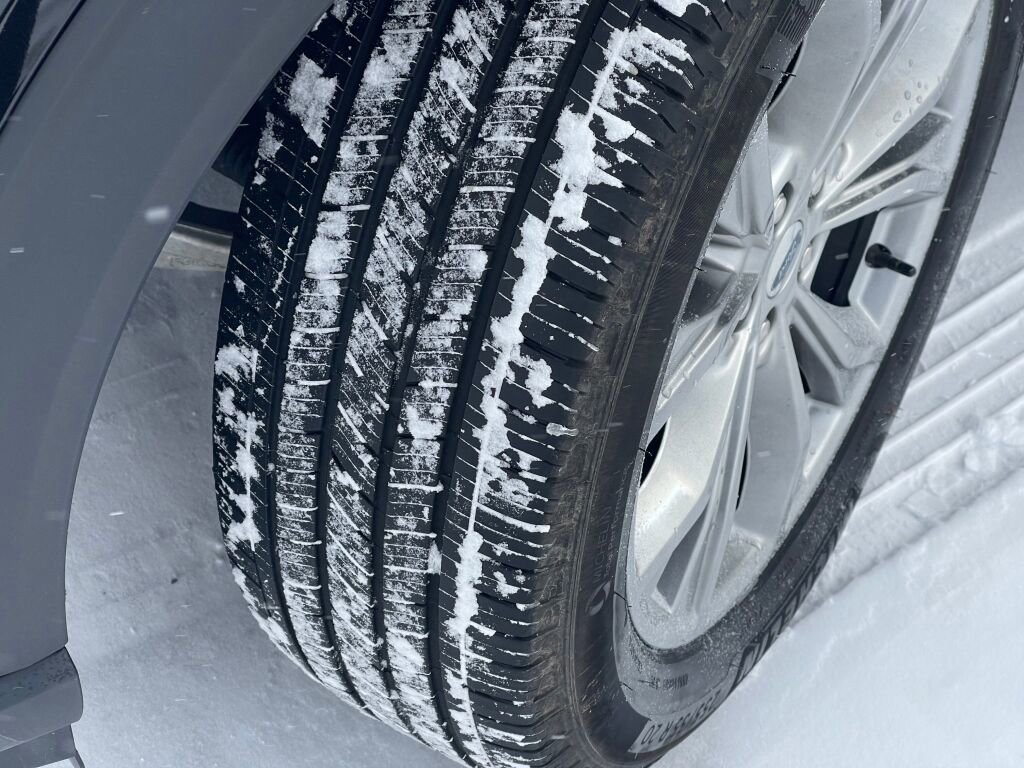 Certified 2022 Ford Explorer XLT w/ Equipment Group 202A image 31