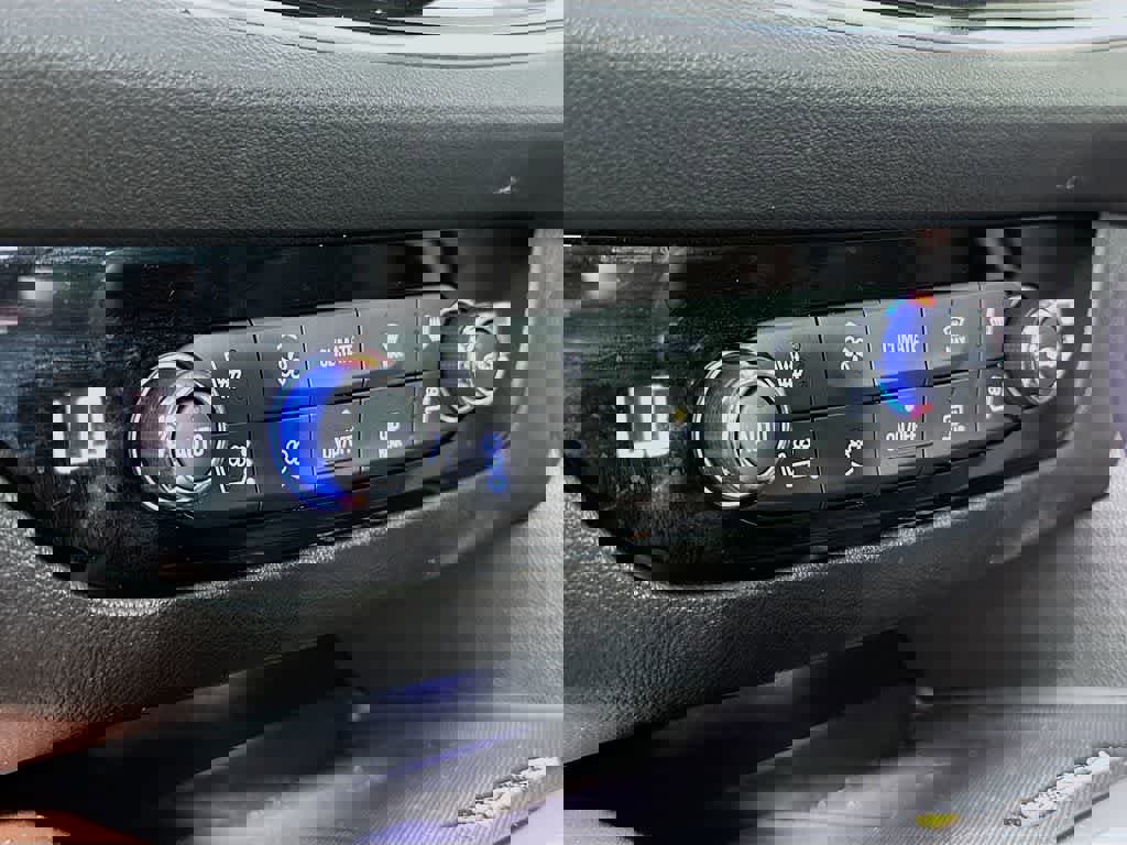 Used 2021 Buick Enclave Avenir w/ Avenir Technology Package image 18