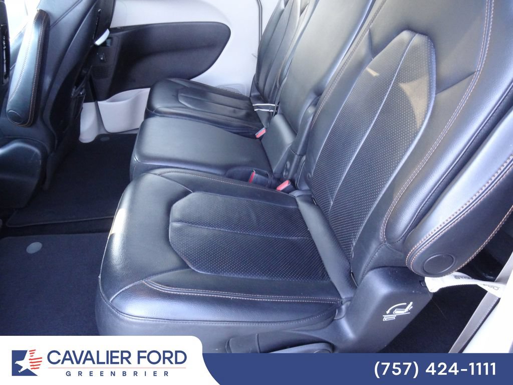 Used 2017 Chrysler Pacifica Touring-L Plus FWD image 10