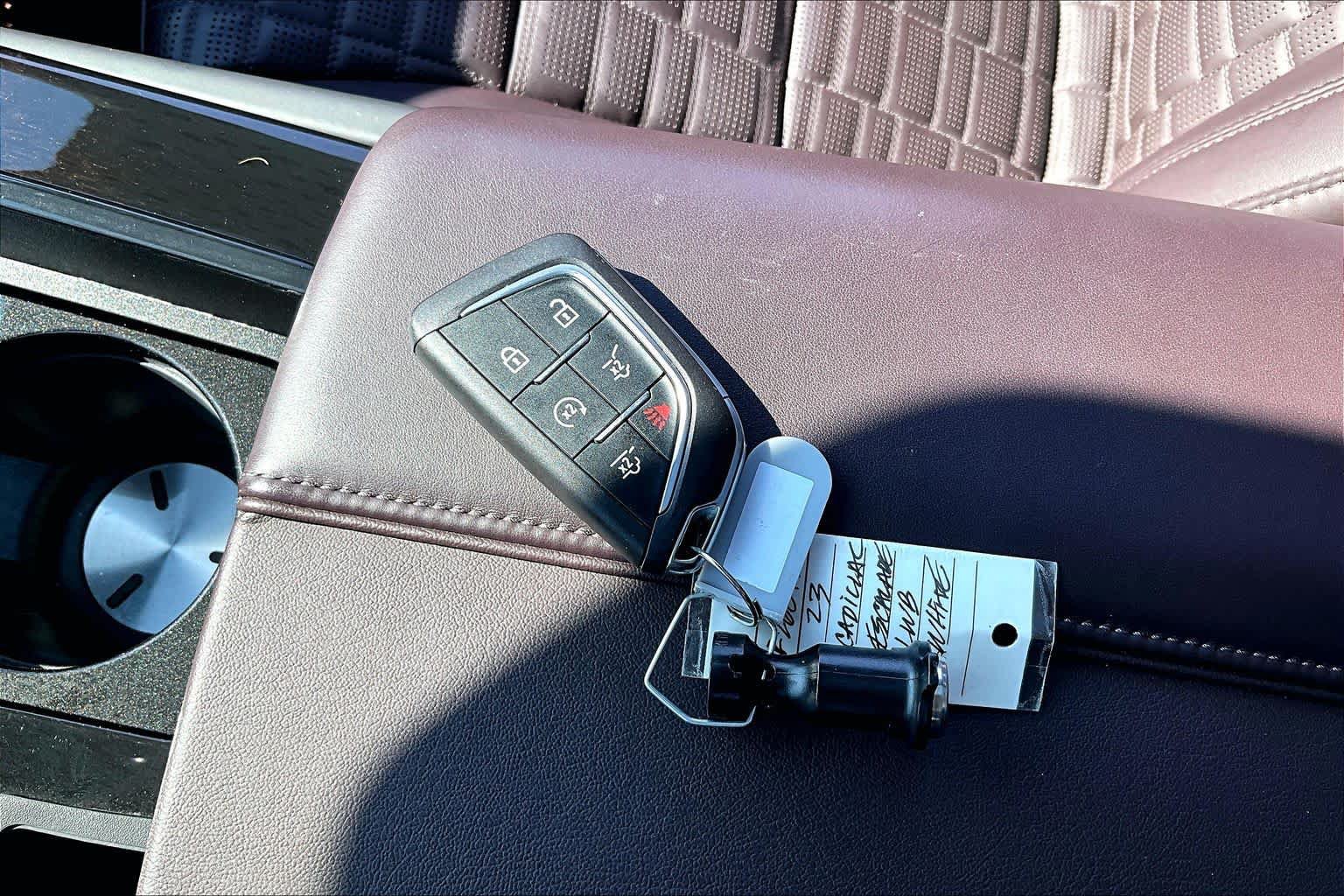 Used 2023 Cadillac Escalade ESV Premium Luxury Platinum w/ LPO, Radiant Package AWD/4WD image 14