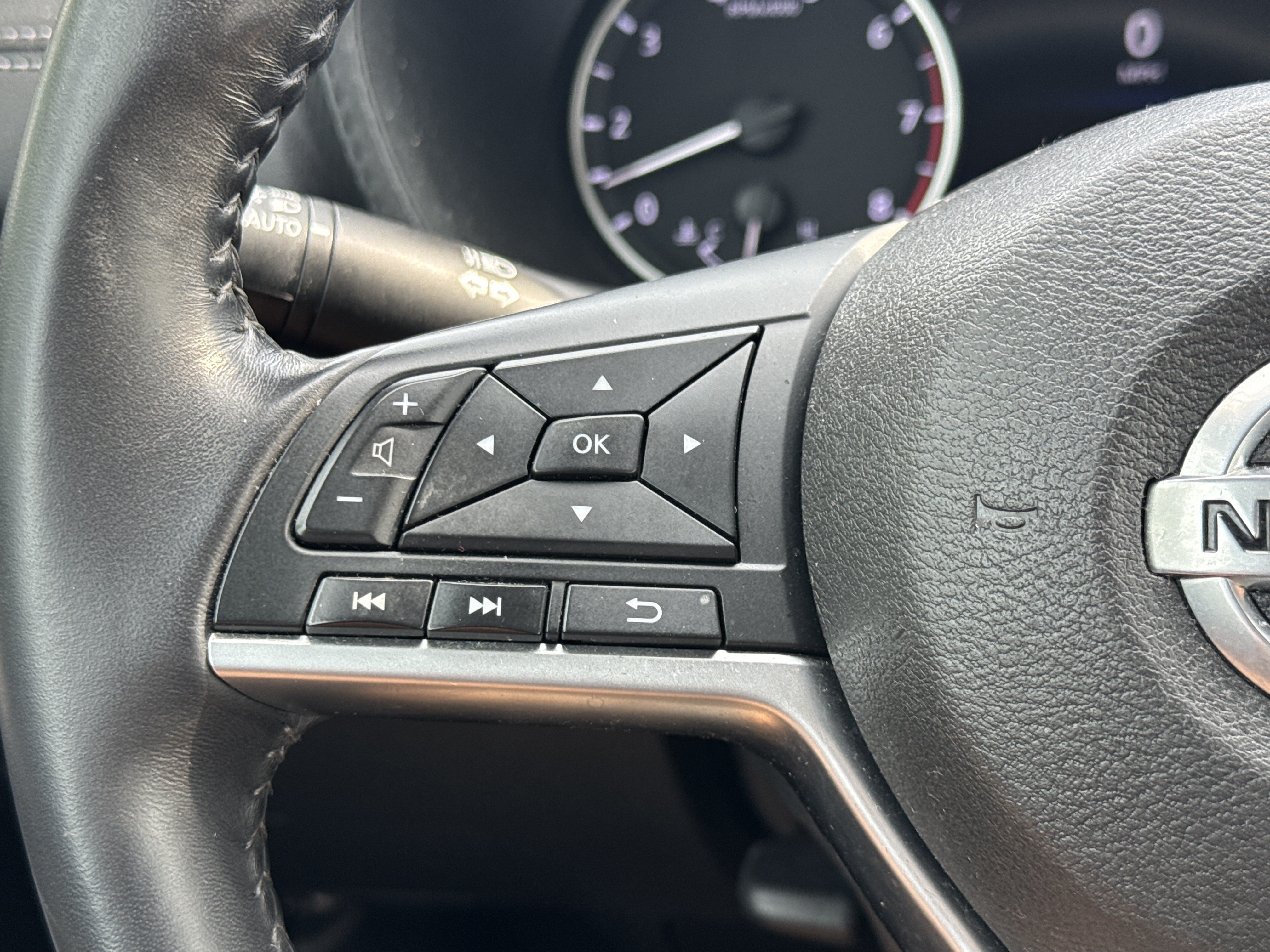 Used 2020 Nissan Sentra SV FWD image 16