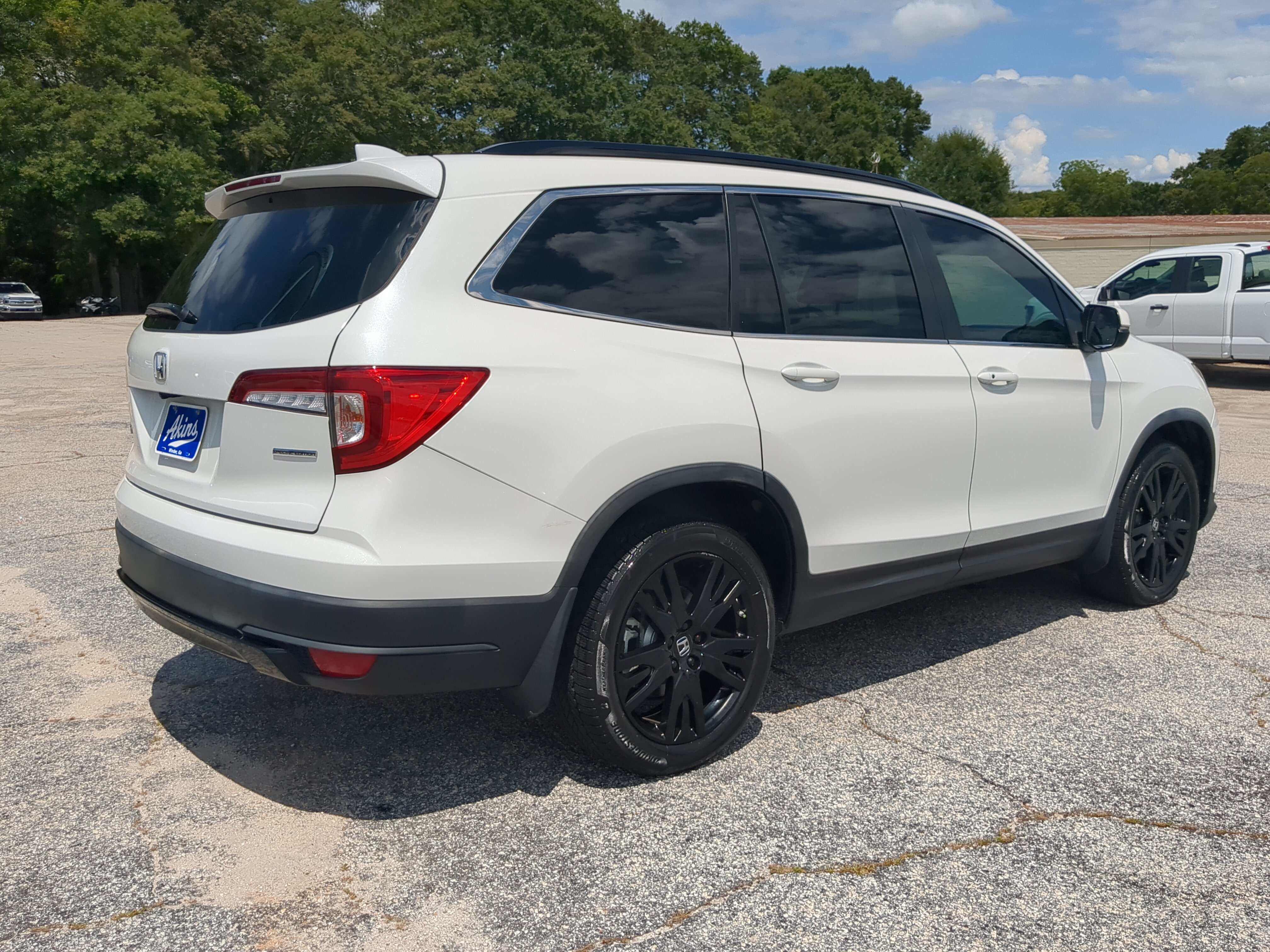 Used 2021 Honda Pilot Special Edition image 3