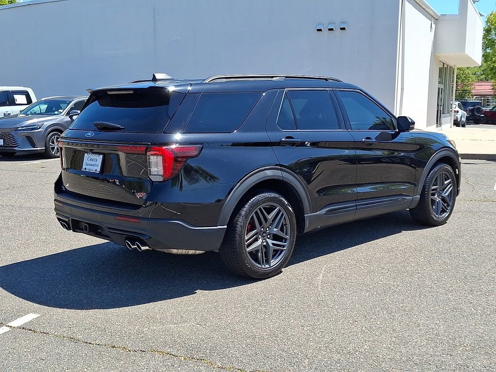 Certified 2025 Ford Explorer ST AWD/4WD image 9