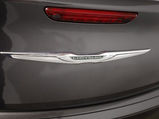 Used 2018 Chrysler 300 S w/ 300S Premium Group image 32