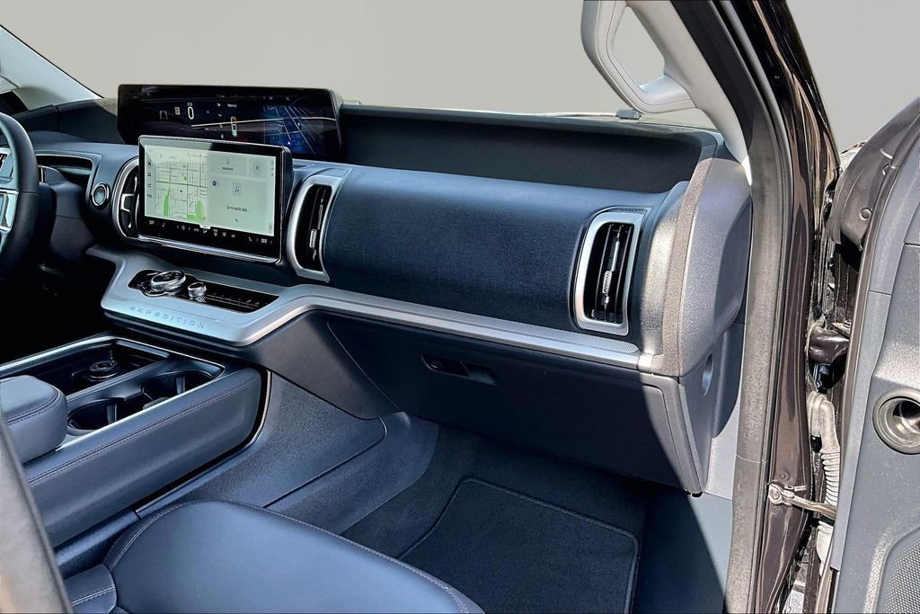 Certified 2025 Ford Expedition Active AWD/4WD image 17