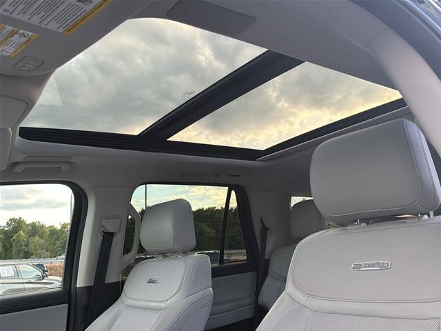 Certified 2025 Ford Expedition Platinum w/ Driver's Package AWD/4WD image 25