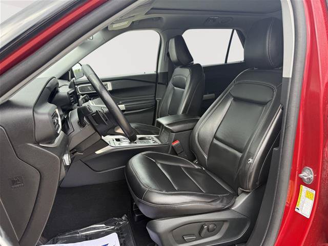 Certified 2021 Ford Explorer XLT w/ Equipment Group 202A AWD/4WD image 9