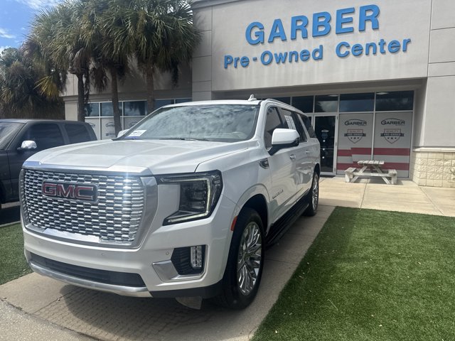 Used 2024 GMC Yukon XL Denali w/ Advanced Technology Package AWD/4WD image 2