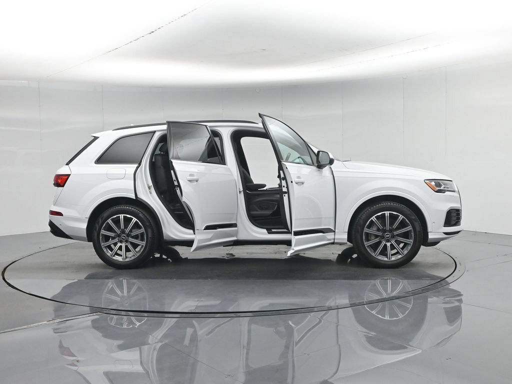 Used 2022 Audi Q7 2.0T Premium Plus w/ Premium Plus Package AWD/4WD image 39
