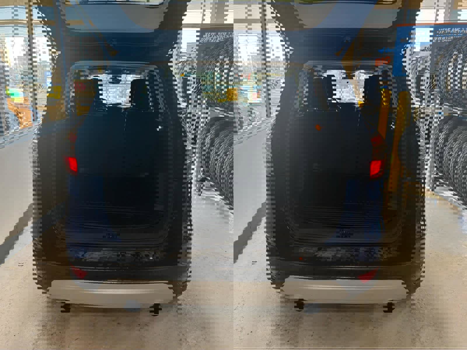 Certified 2018 Ford Escape SE w/ SE Sync 3 Package image 19