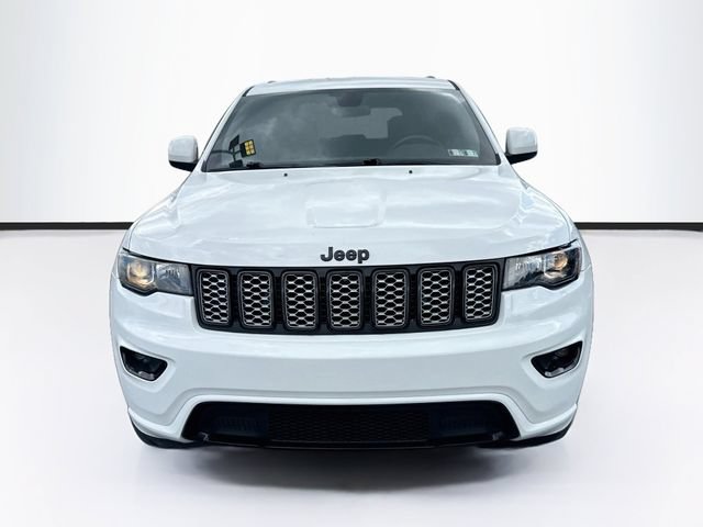 Used 2021 Jeep Grand Cherokee Laredo X AWD/4WD image 3