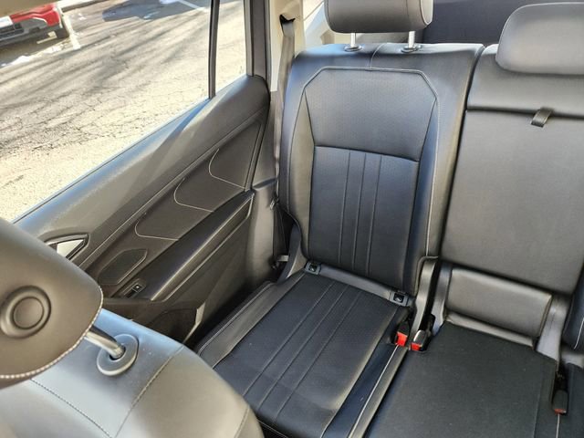 Used 2022 Volkswagen Tiguan SE image 15