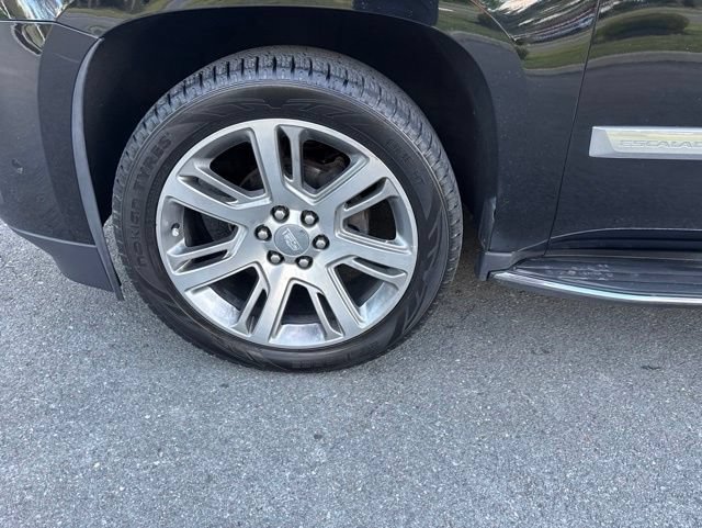 Used 2018 Cadillac Escalade Luxury AWD/4WD image 15