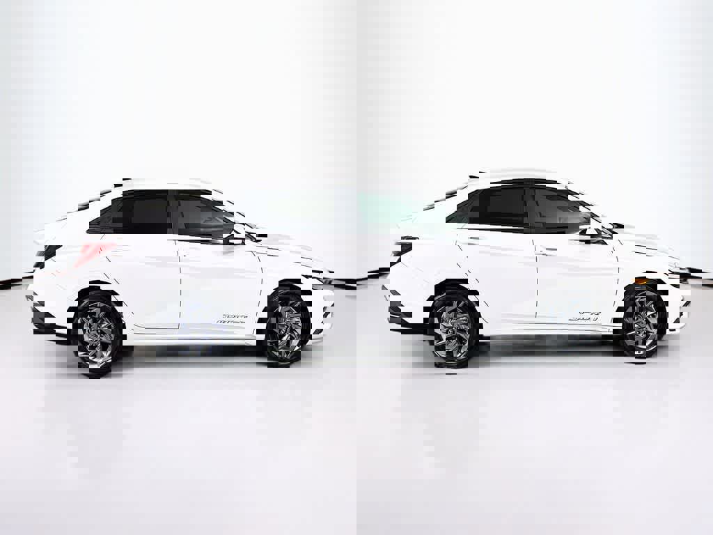 Used 2024 Hyundai Elantra SEL image 6