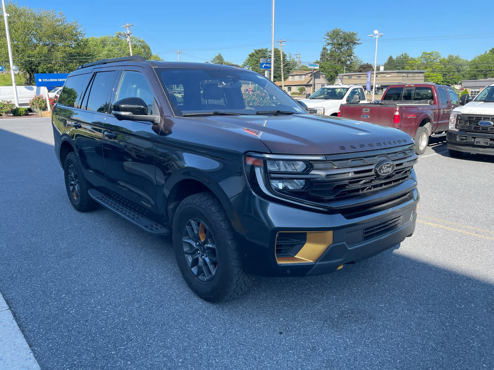 Certified 2025 Ford Expedition Tremor AWD/4WD image 8