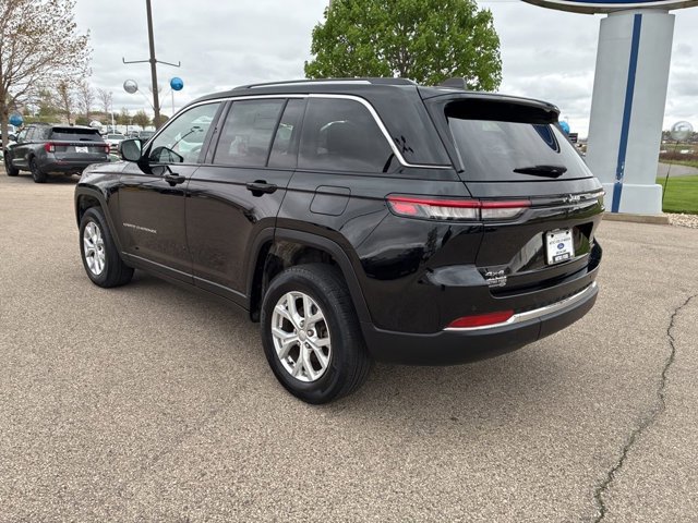 Used 2023 Jeep Grand Cherokee Limited AWD/4WD image 6