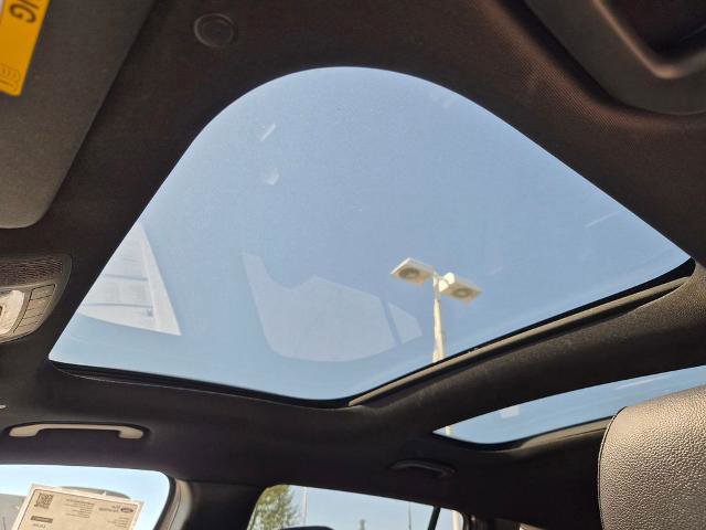 Used 2023 Mercedes-Benz GLB 250 w/ Premium Package image 17