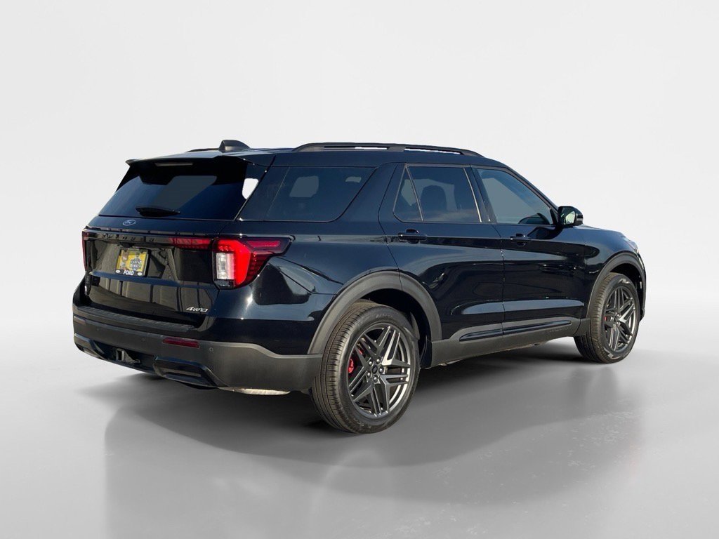 Certified 2025 Ford Explorer ST-Line w/ ST-Line Street Pack image 6