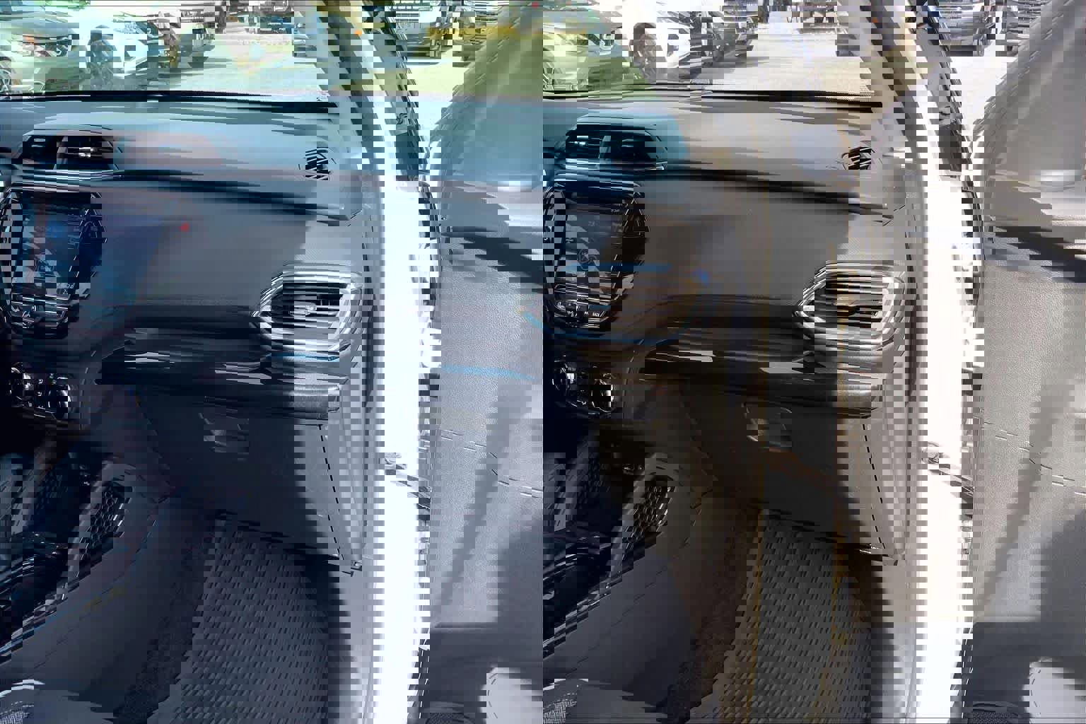 Used 2021 Chevrolet TrailBlazer LT w/ Convenience Package image 19