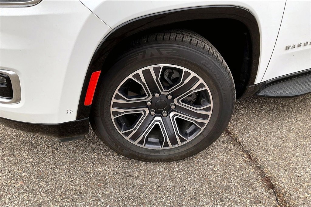 Used 2024 Jeep Wagoneer Series II w/ Flexible Seating Group image 4