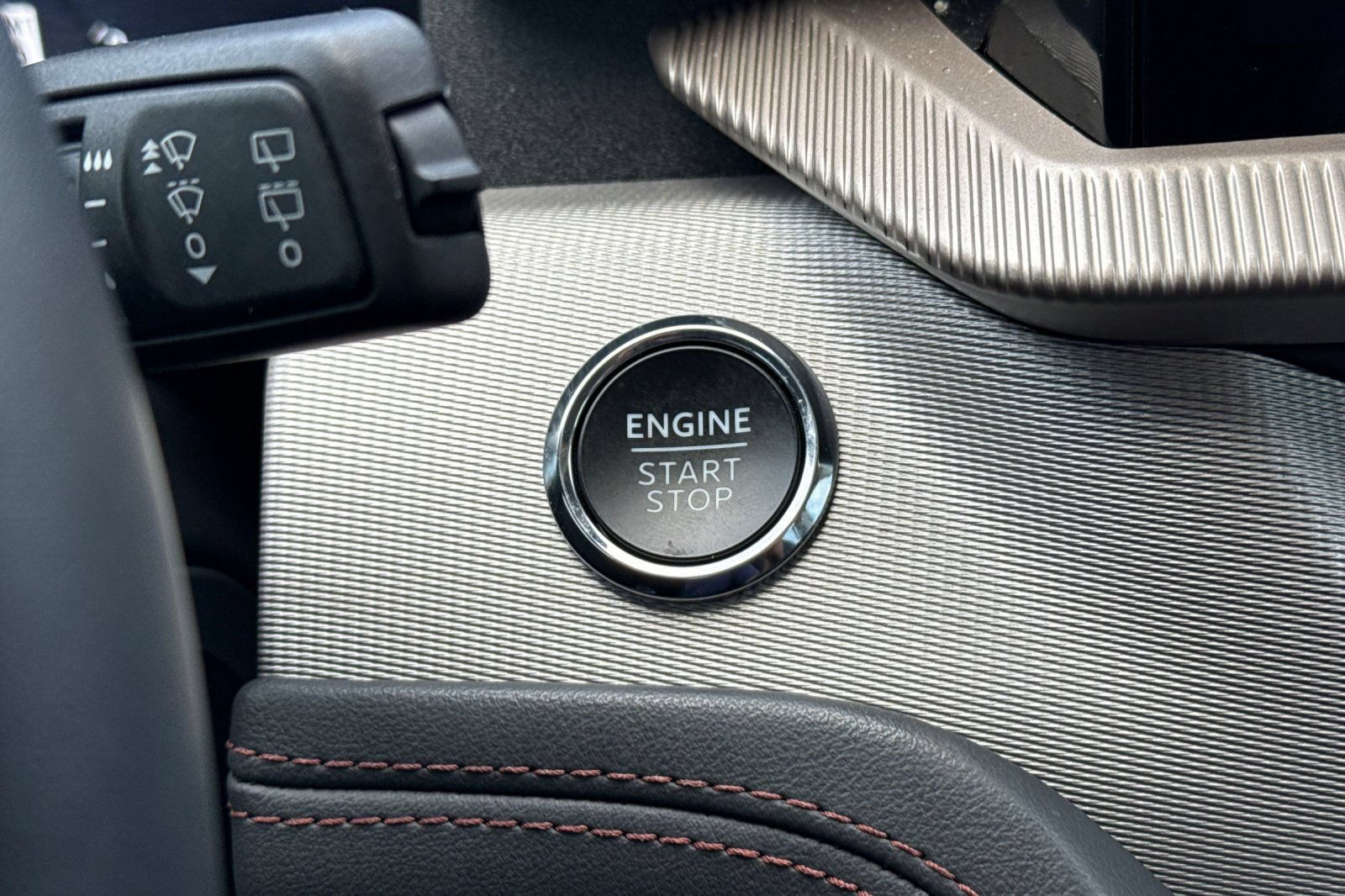 Certified 2025 Ford Explorer Active RWD image 26
