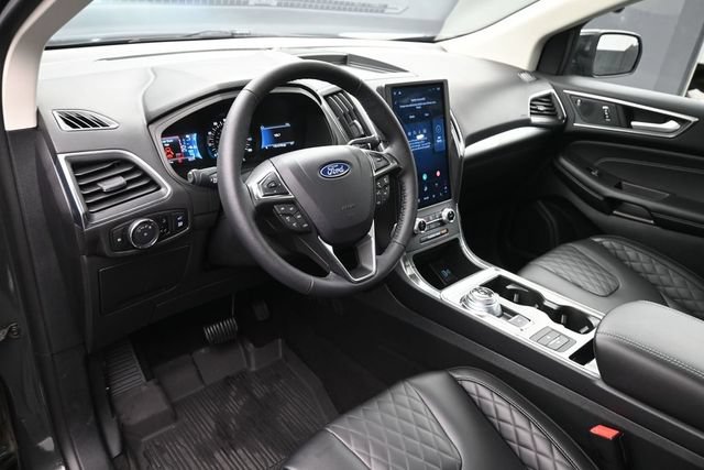 Certified 2024 Ford Edge Titanium AWD/4WD image 9