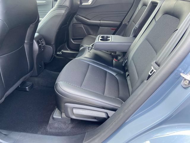 Certified 2025 Ford Escape SE FWD image 12