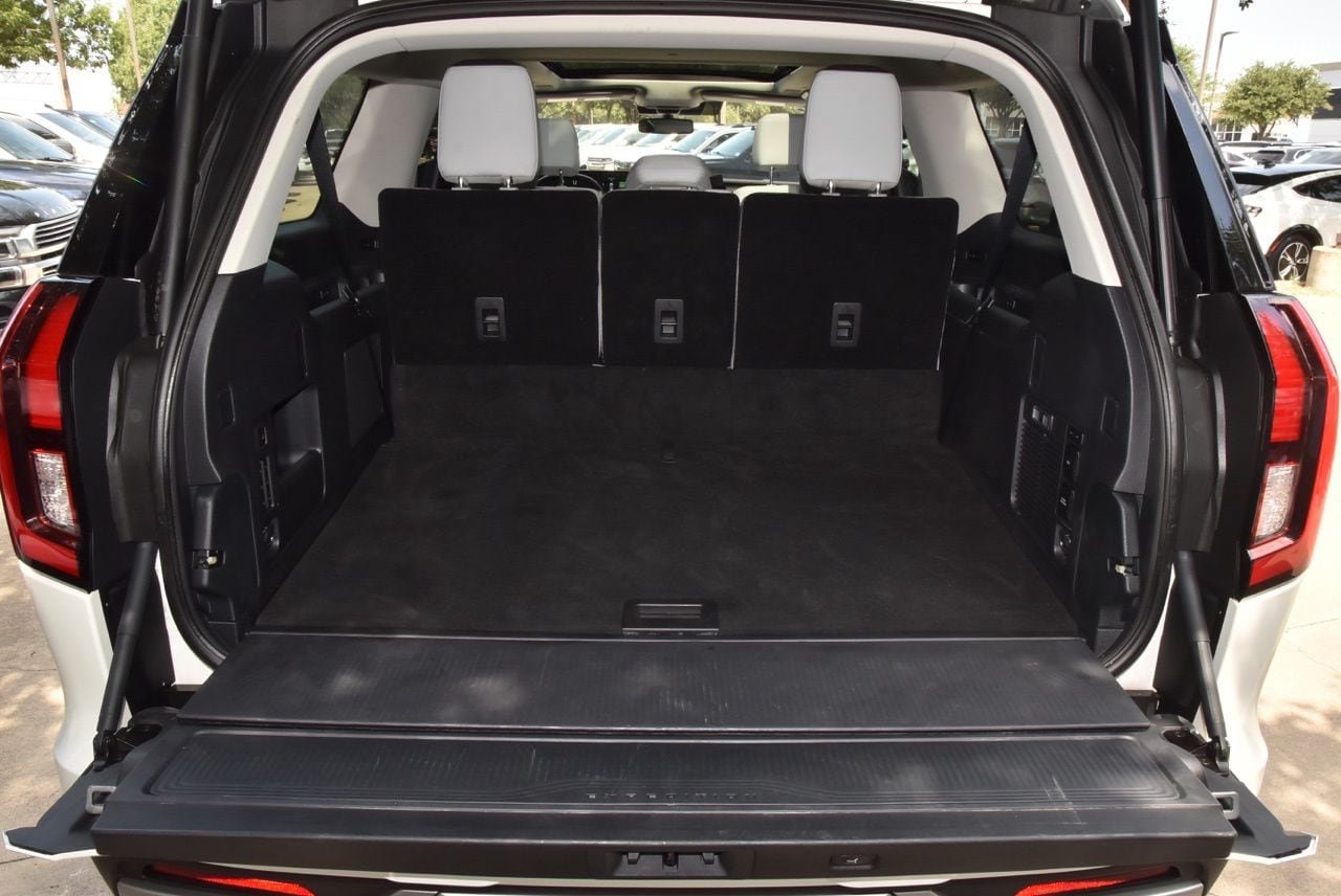 Certified 2025 Ford Expedition Max Platinum w/ Platinum Ultimate Package AWD/4WD image 39