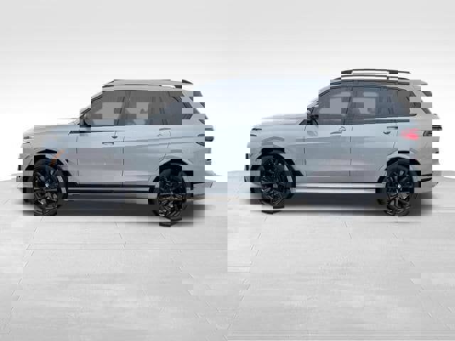 Used 2024 BMW X7 M60i w/ Executive Package image 2