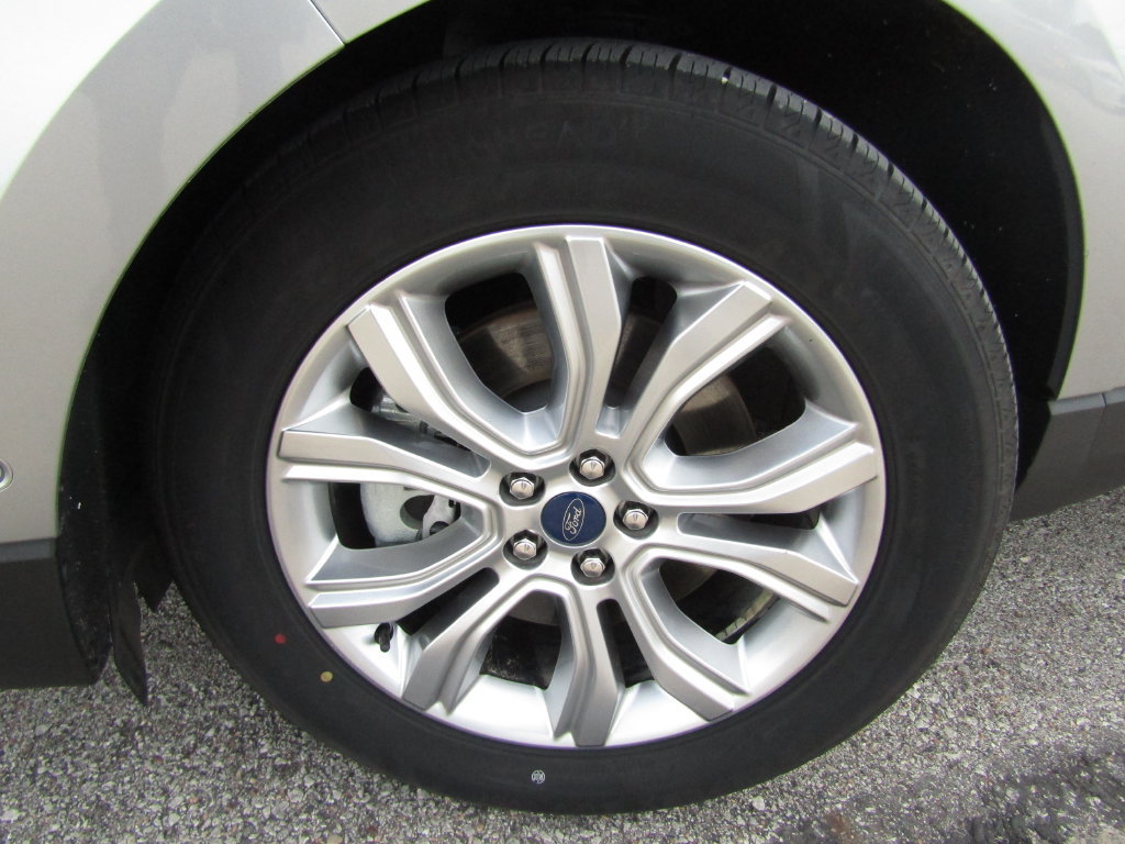 Certified 2020 Ford Edge Titanium w/ Equipment Group 301A AWD/4WD image 32