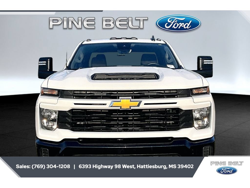 Used 2024 Chevrolet Silverado 2500 Custom w/ Custom Convenience Package AWD/4WD image 3