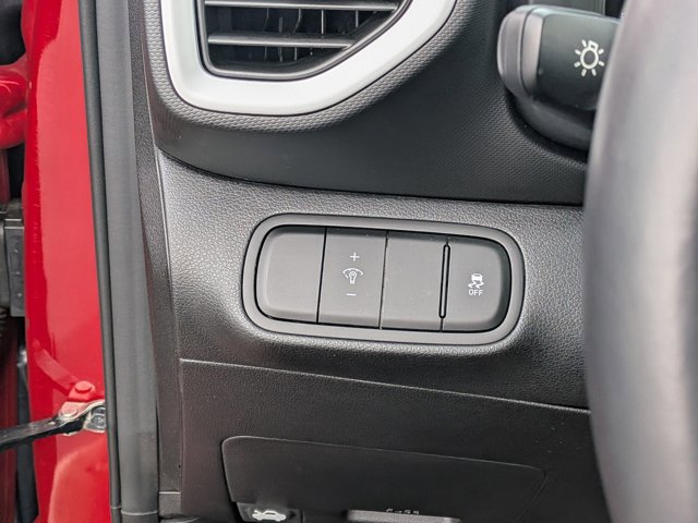 Used 2025 Hyundai Venue Limited FWD image 16