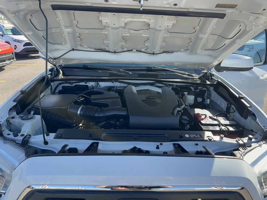 Used 2017 Toyota Tacoma SR5 image 33