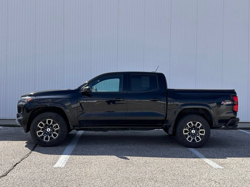 Used 2023 Chevrolet Colorado Z71 w/ Z71 Convenience Package 2 AWD/4WD image 2