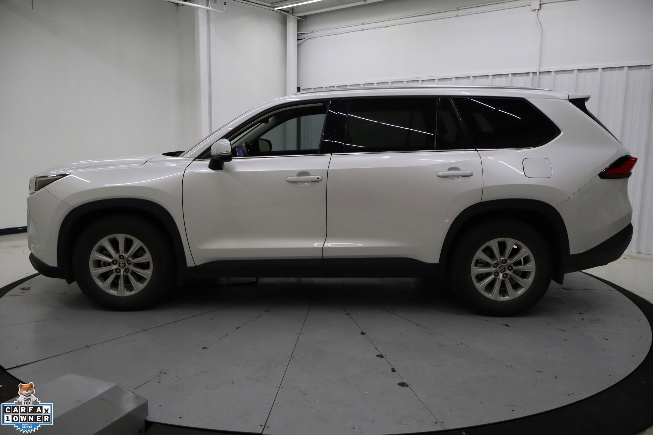 Used 2024 Toyota Grand Highlander XLE image 9