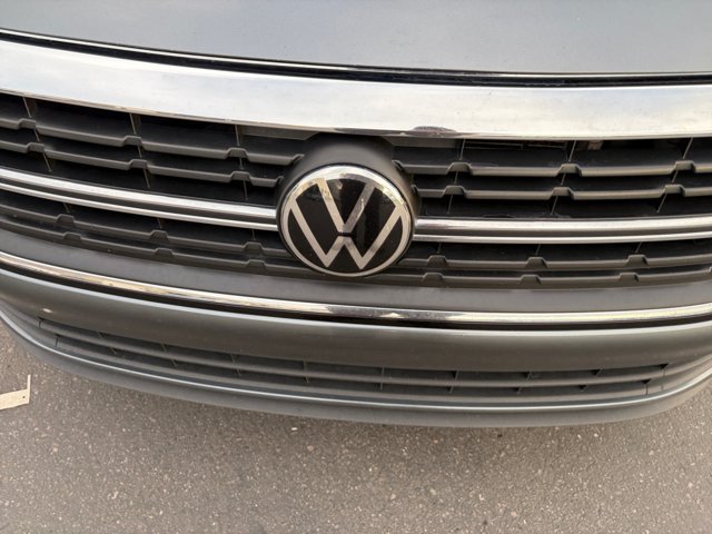 Used 2022 Volkswagen Jetta SE w/ Panoramic Sunroof Package FWD image 23