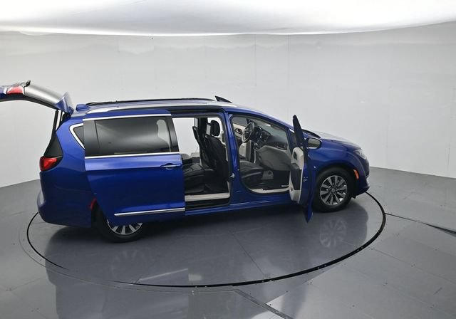 Used 2020 Chrysler Pacifica Limited FWD image 52