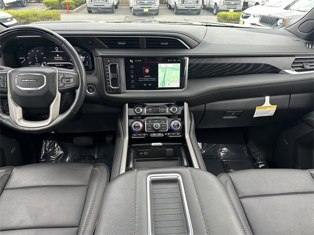 Used 2024 GMC Yukon XL Denali w/ Advanced Technology Package image 16