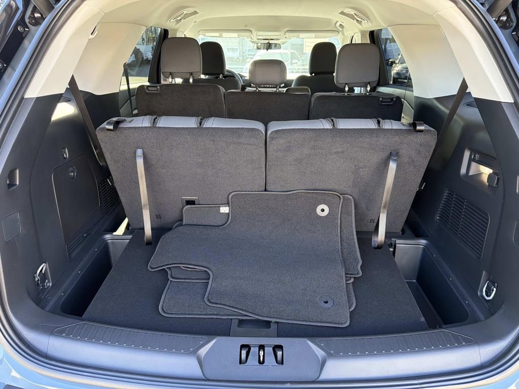 Certified 2025 Ford Explorer Active image 7