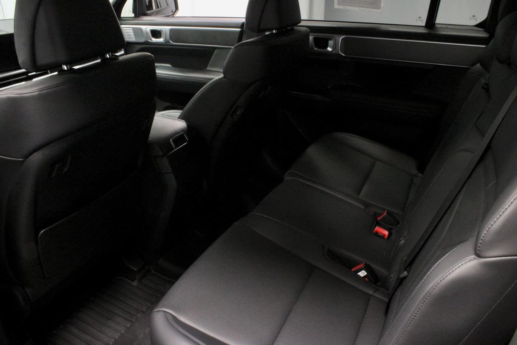 Used 2025 Hyundai Santa Fe SEL FWD image 20