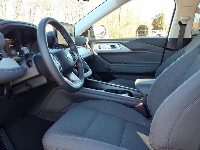 Certified 2025 Ford Explorer Active image 13