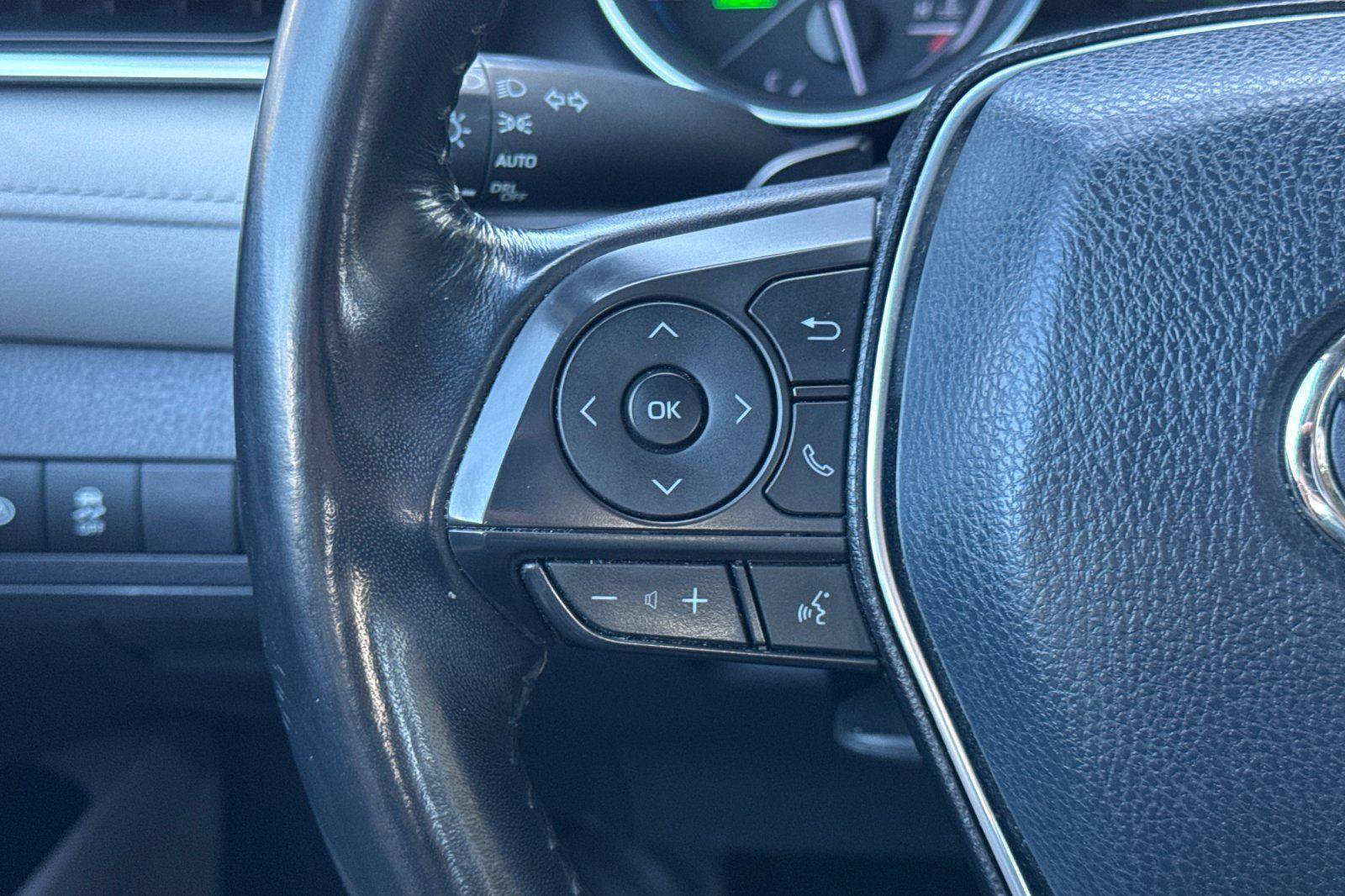 Used 2018 Toyota Camry SE w/ Audio Package FWD image 25