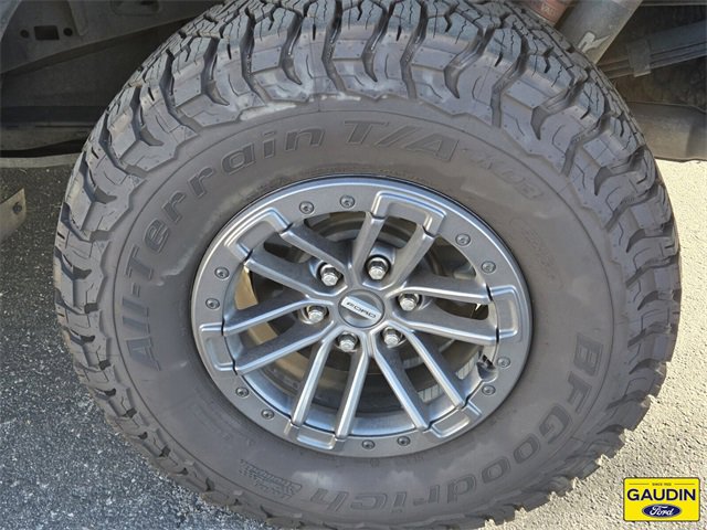 Certified 2019 Ford F150 Raptor w/ Equipment Group 802A Luxury image 4