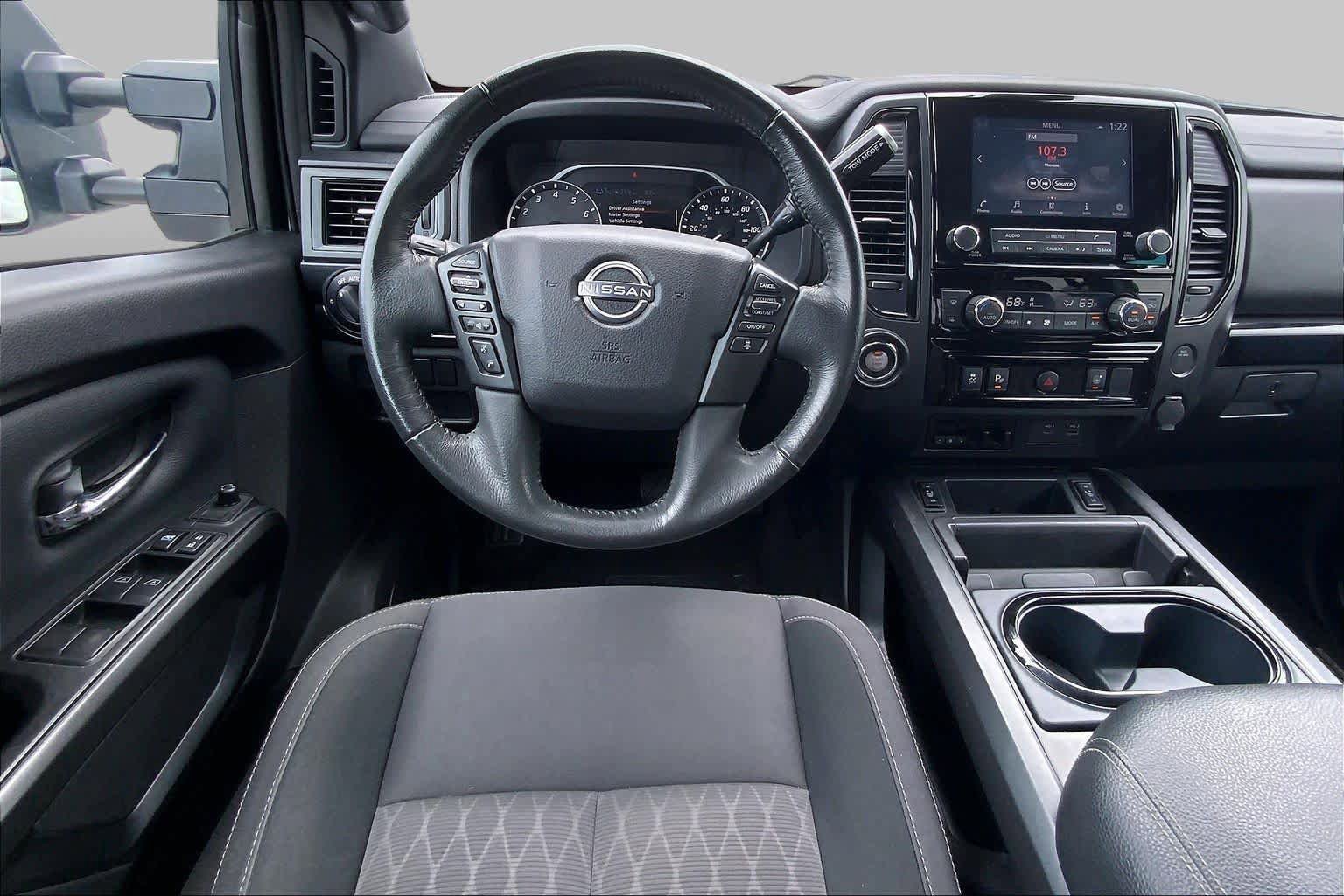 Used 2024 Nissan Titan SV RWD image 6