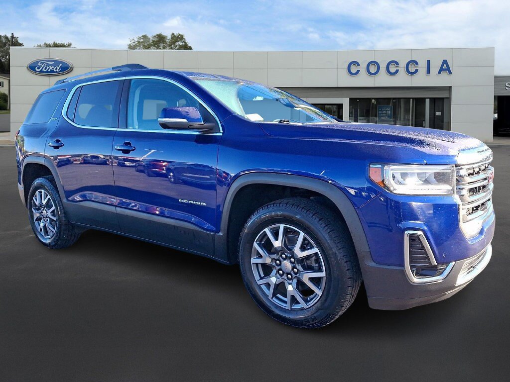 Used 2023 GMC Acadia SLT w/ Technology Package AWD/4WD image 3